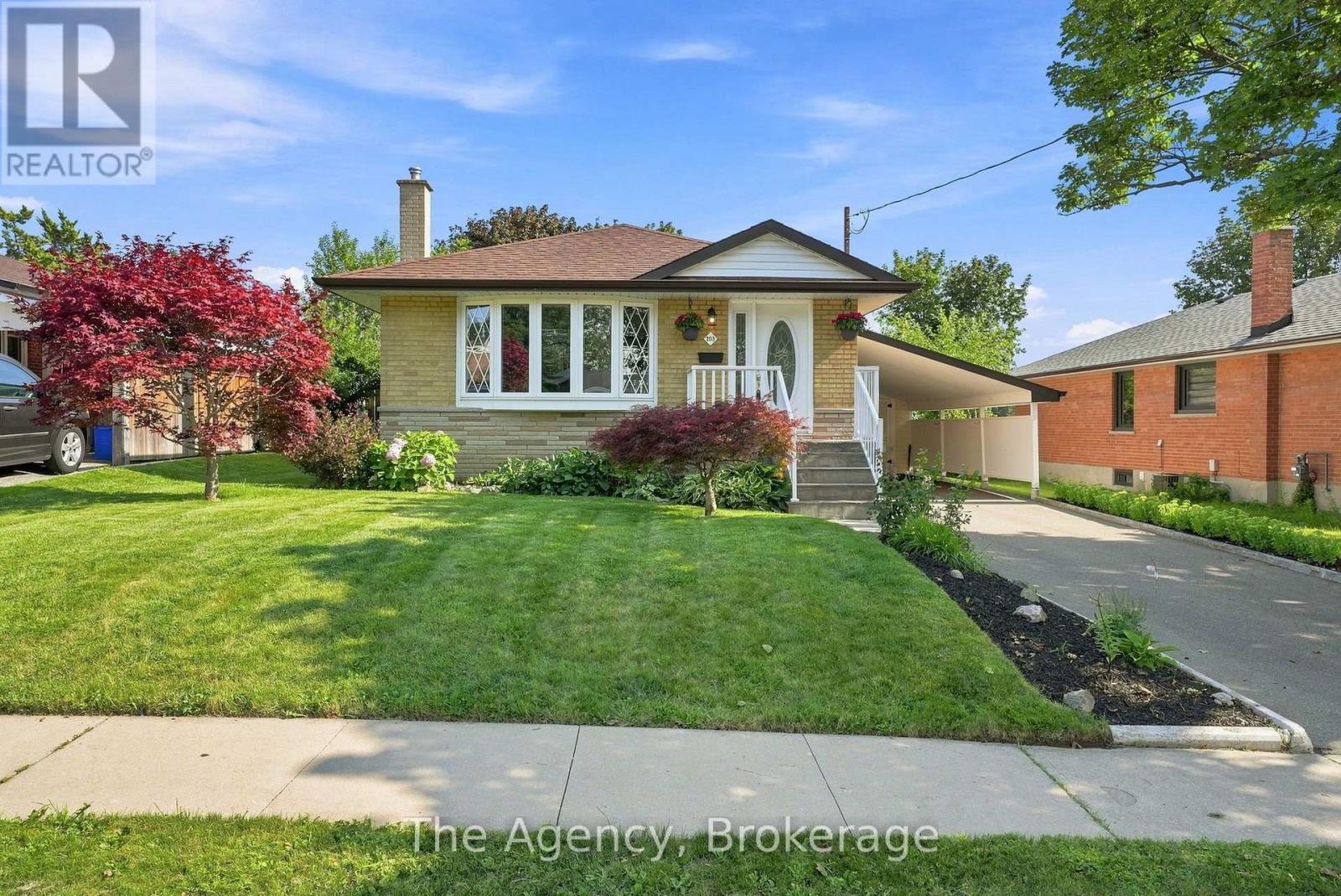 703 NEWMAN CRESCENT, Whitby, Ontario