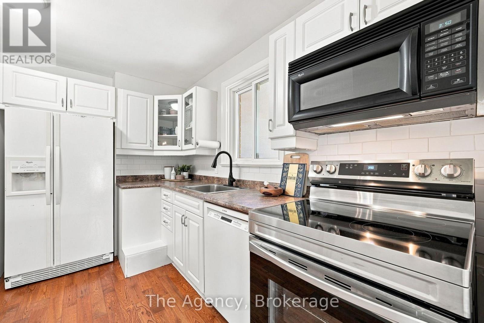 703 Newman Crescent, Whitby, Ontario  L1N 1M7 - Photo 11 - E13644316