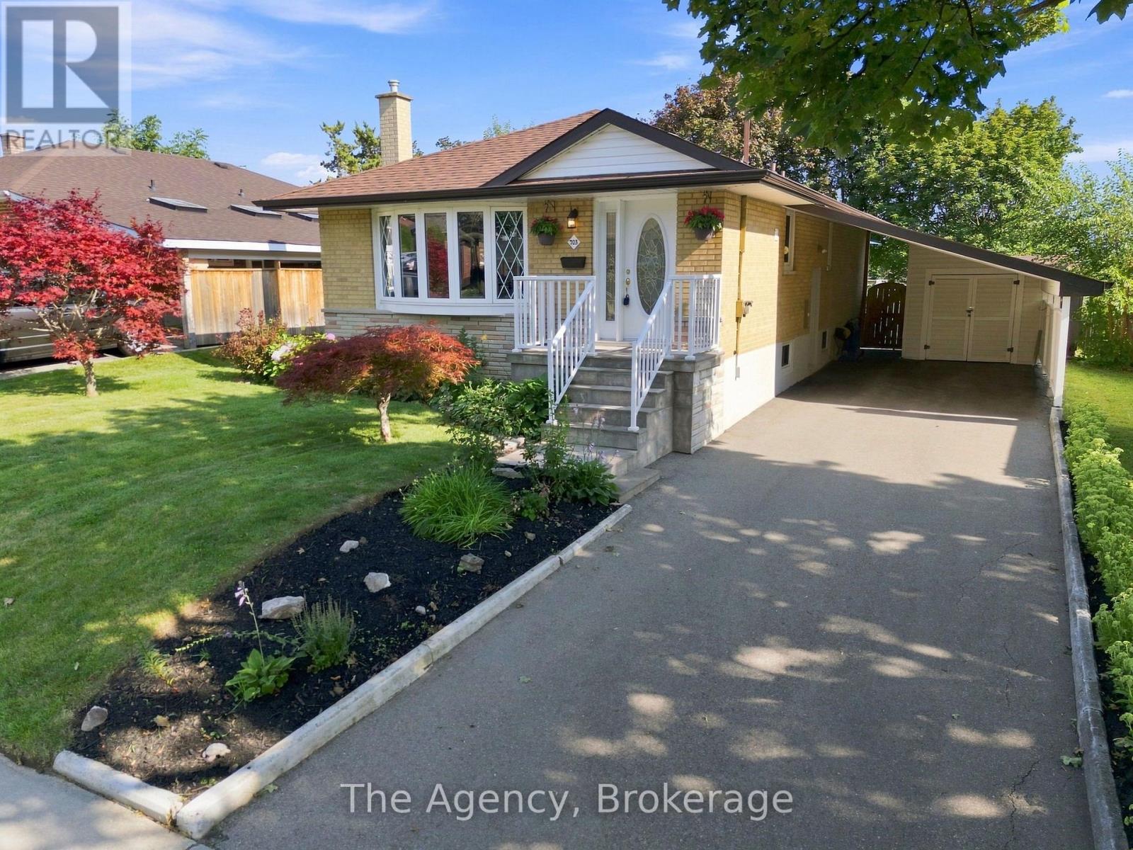 703 Newman Crescent, Whitby, Ontario  L1N 1M7 - Photo 2 - E13644316