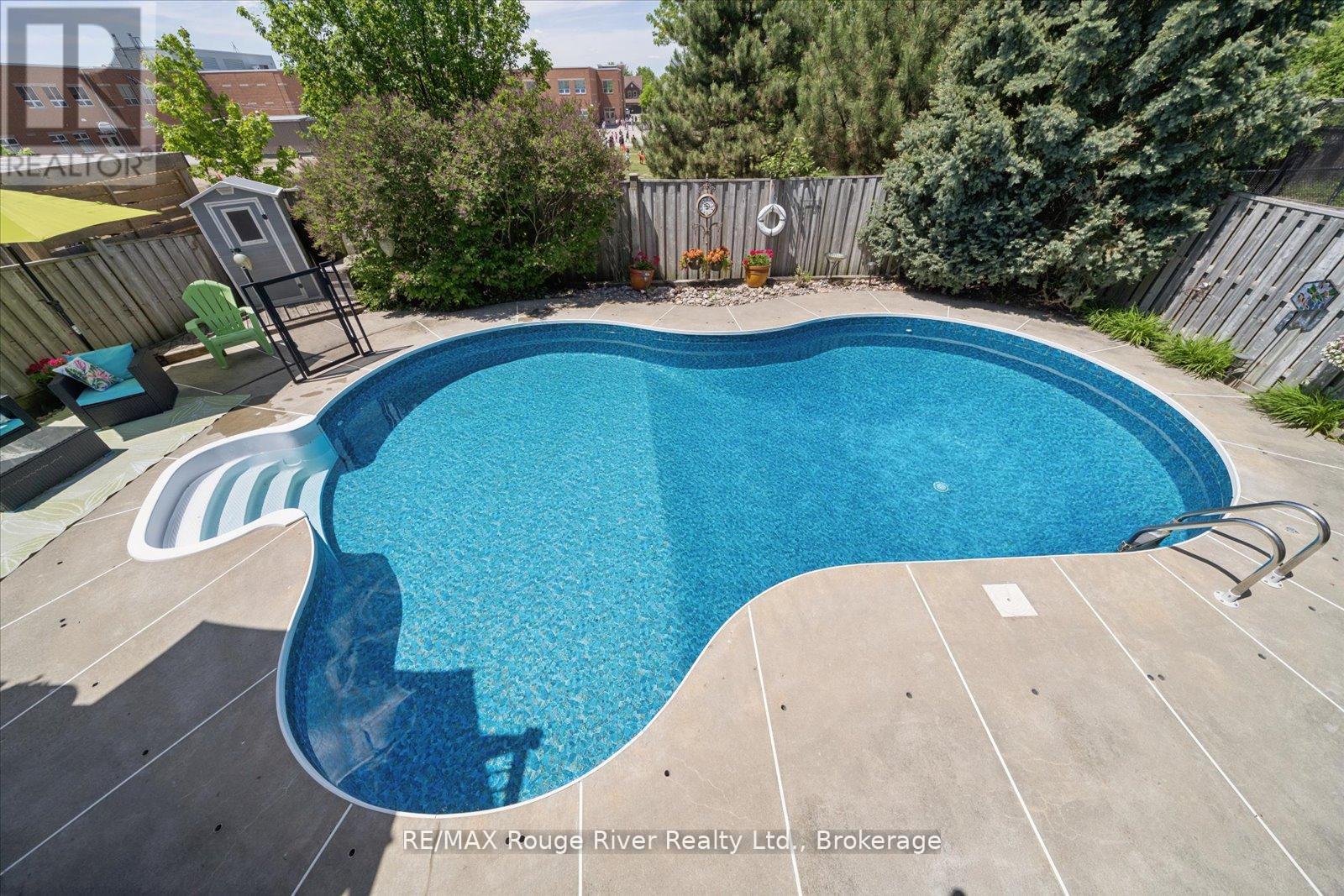8 Briggs Crescent, Whitby, Ontario  L1M 0H5 - Photo 42 - E13644332
