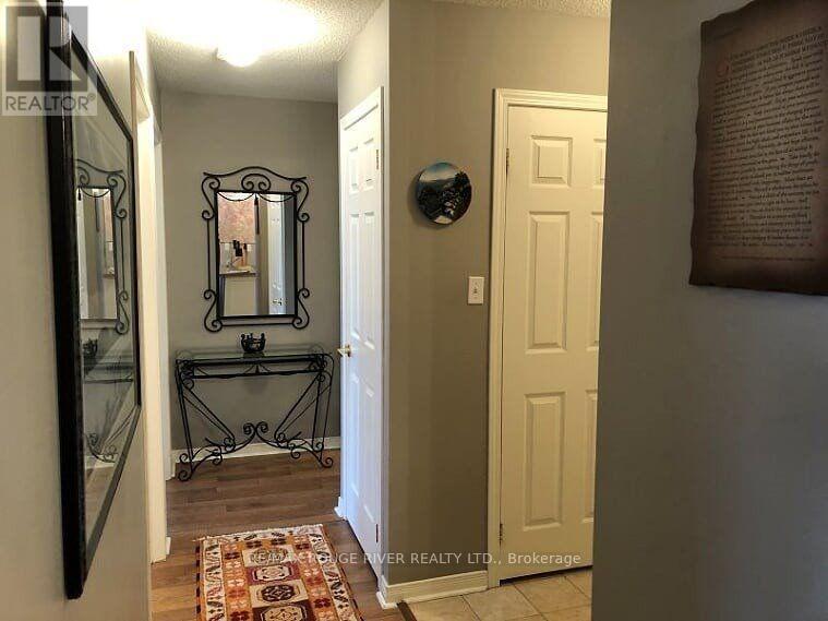 102 - 90 Aspen Springs Drive, Clarington, Ontario  L1C 5N3 - Photo 4 - E13644628