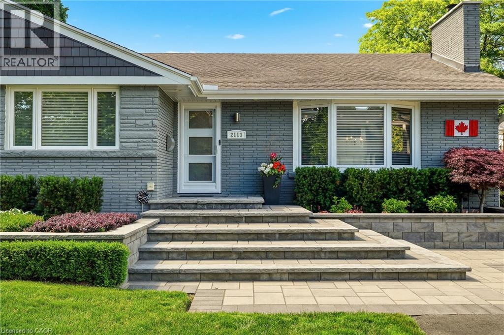 2113 Courtland Drive, Burlington, Ontario  L7R 1R7 - Photo 5 - 40853402