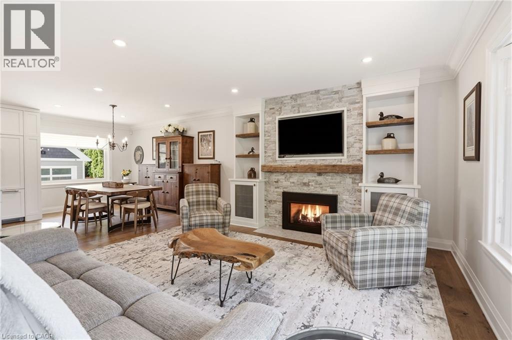 2113 Courtland Drive, Burlington, Ontario  L7R 1R7 - Photo 7 - 40853402
