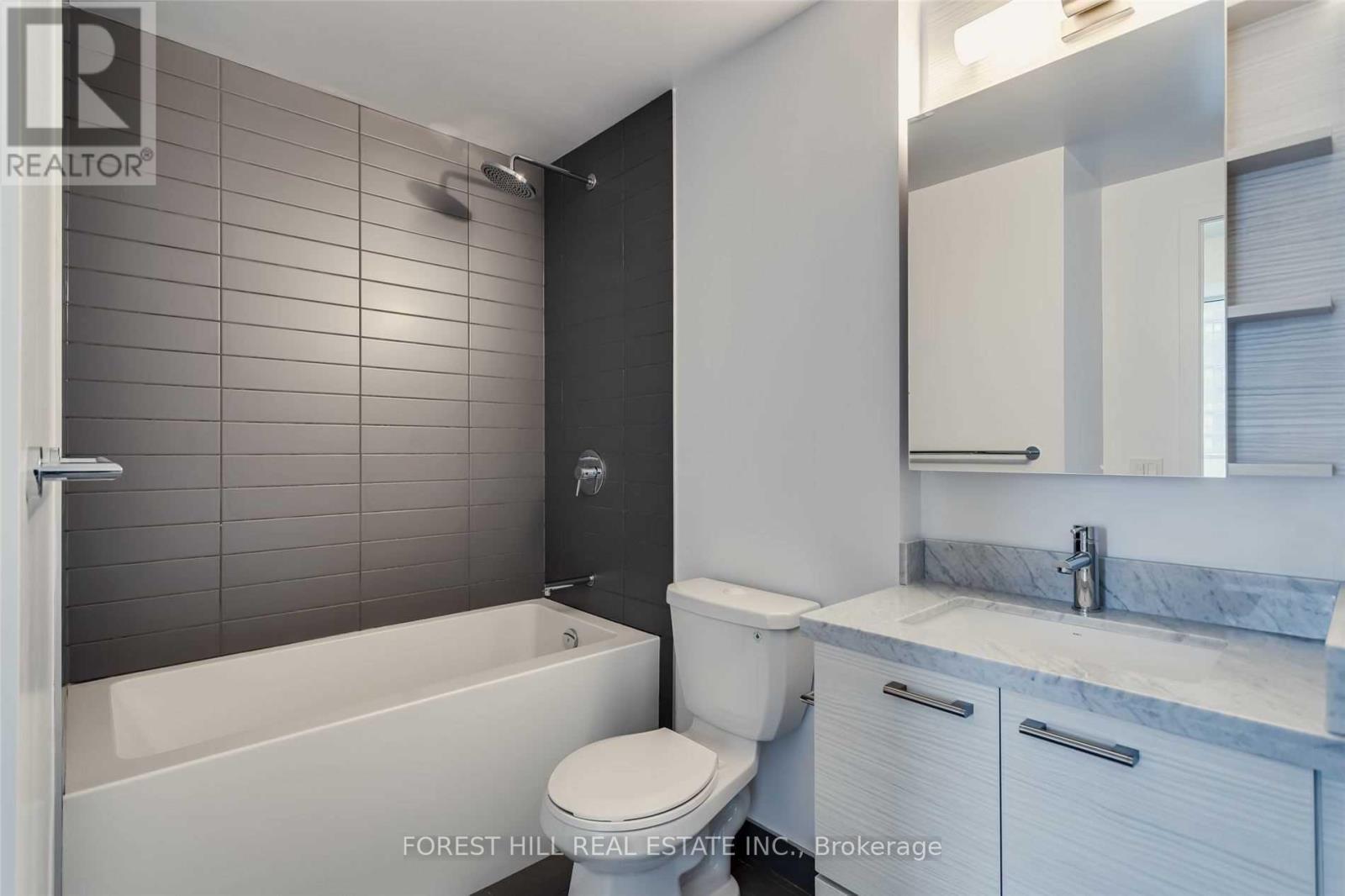 4811 - 2221 YONGE STREET Toronto (Mount Pleasant West), ON M4S 2B4