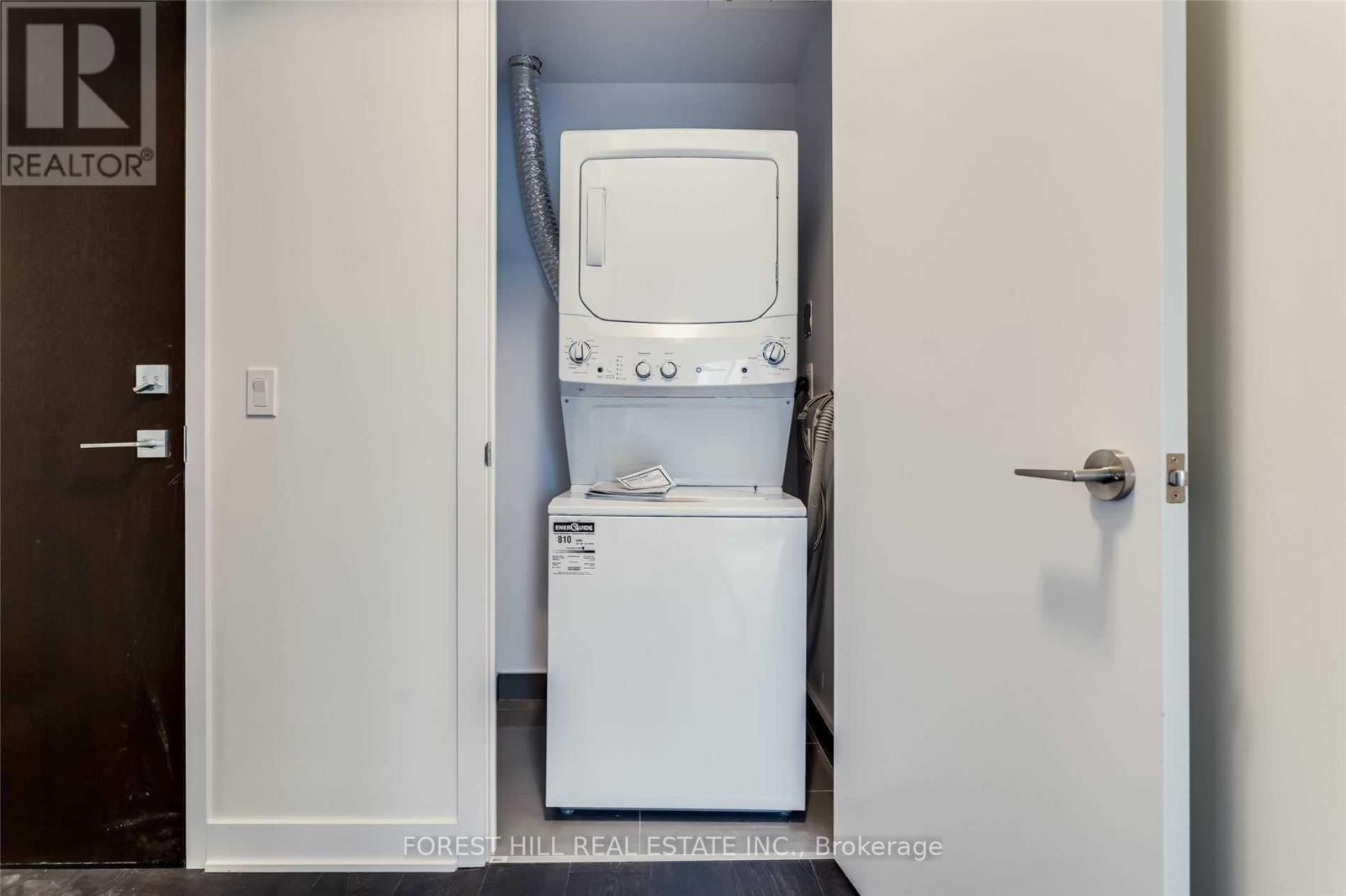 4811 - 2221 YONGE STREET Toronto (Mount Pleasant West), ON M4S 2B4