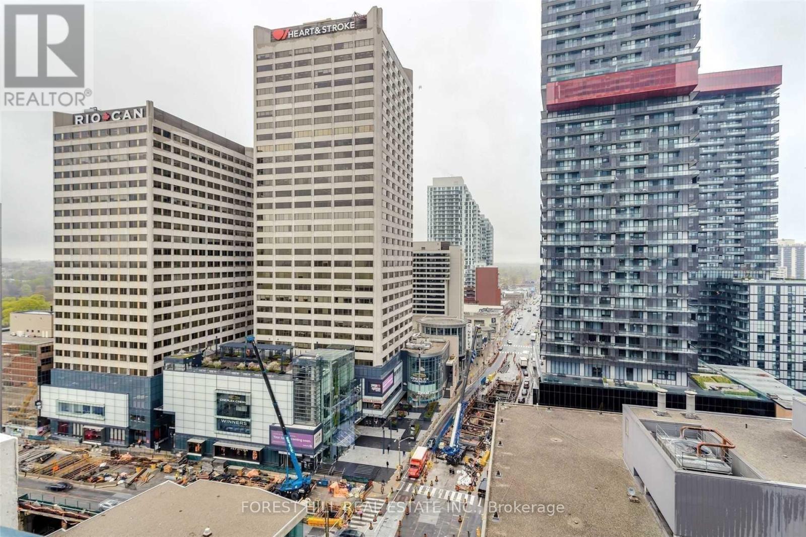 4811 - 2221 YONGE STREET Toronto (Mount Pleasant West), ON M4S 2B4