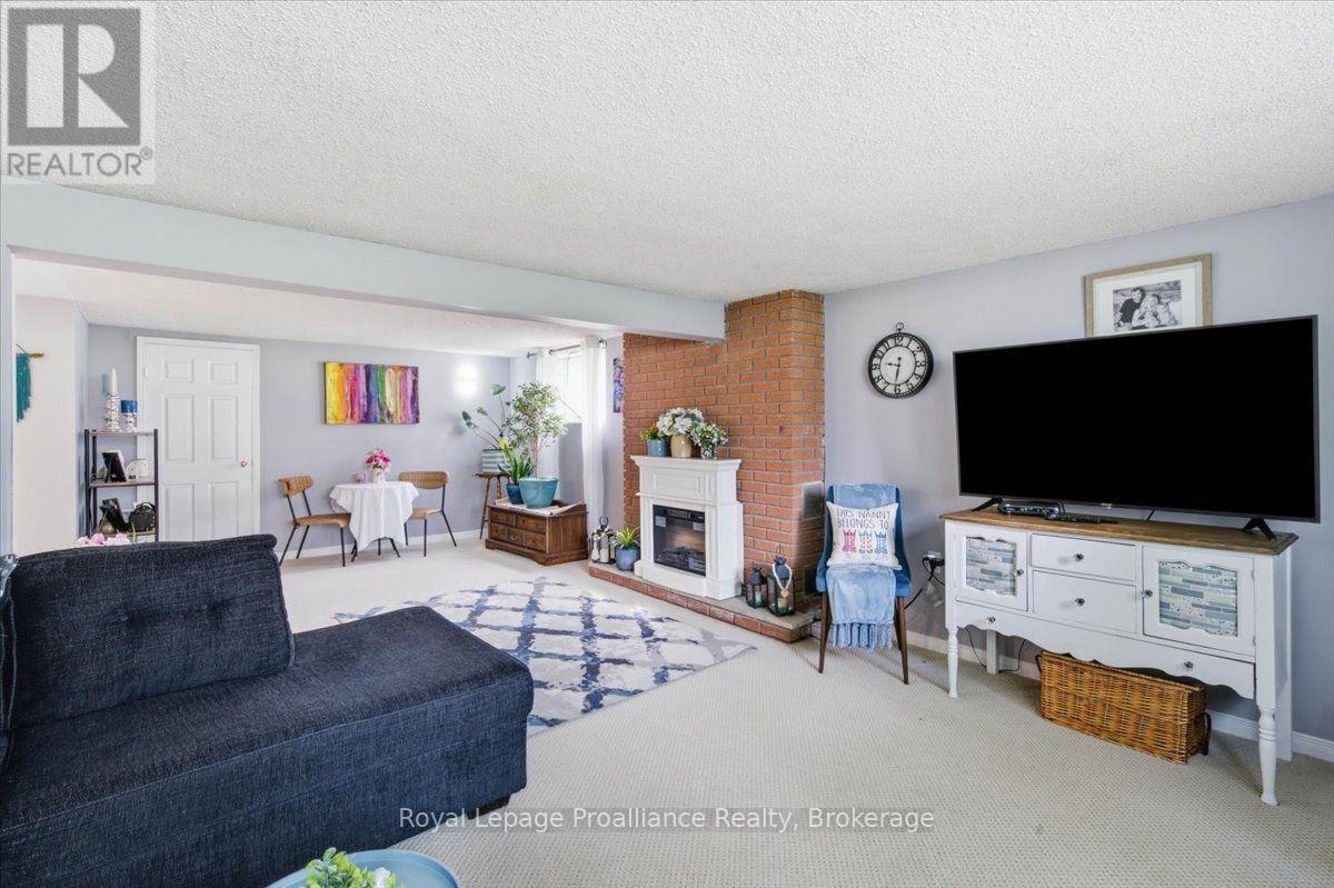 270 Colonial Road, Belleville, Ontario  K8R 1B9 - Photo 10 - X13644612