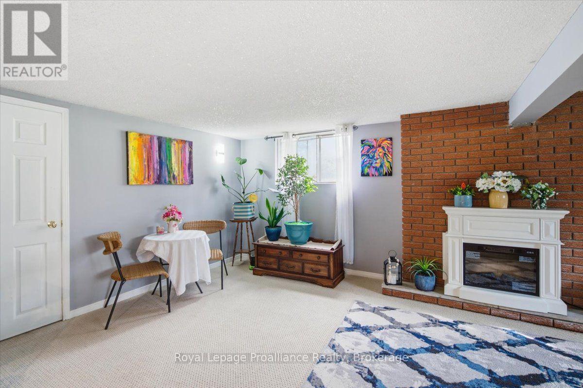270 Colonial Road, Belleville, Ontario  K8R 1B9 - Photo 8 - X13644612