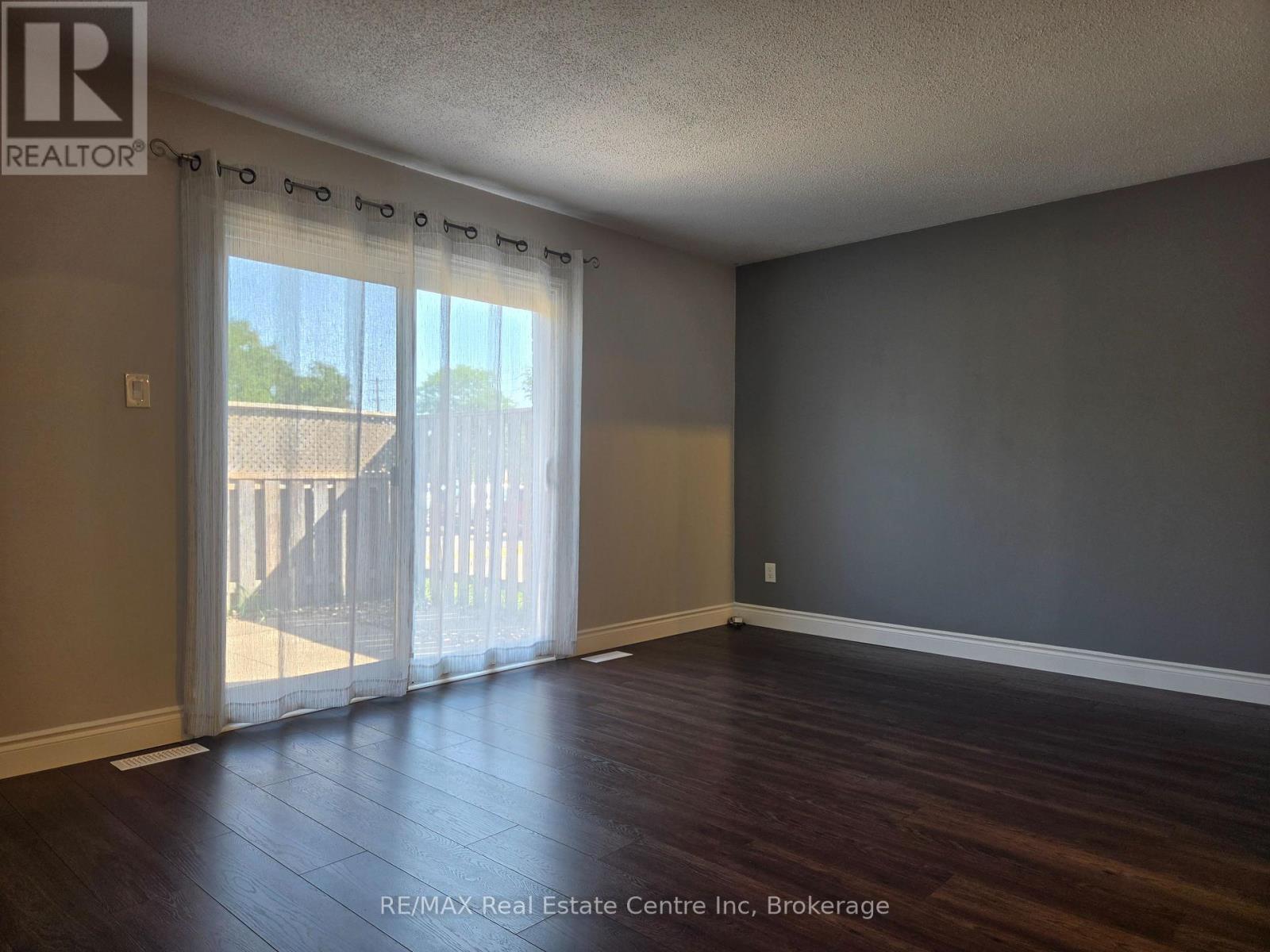 101 - 31 Greengate Rd, Guelph, Ontario  N1H 6R3 - Photo 8 - X13644440