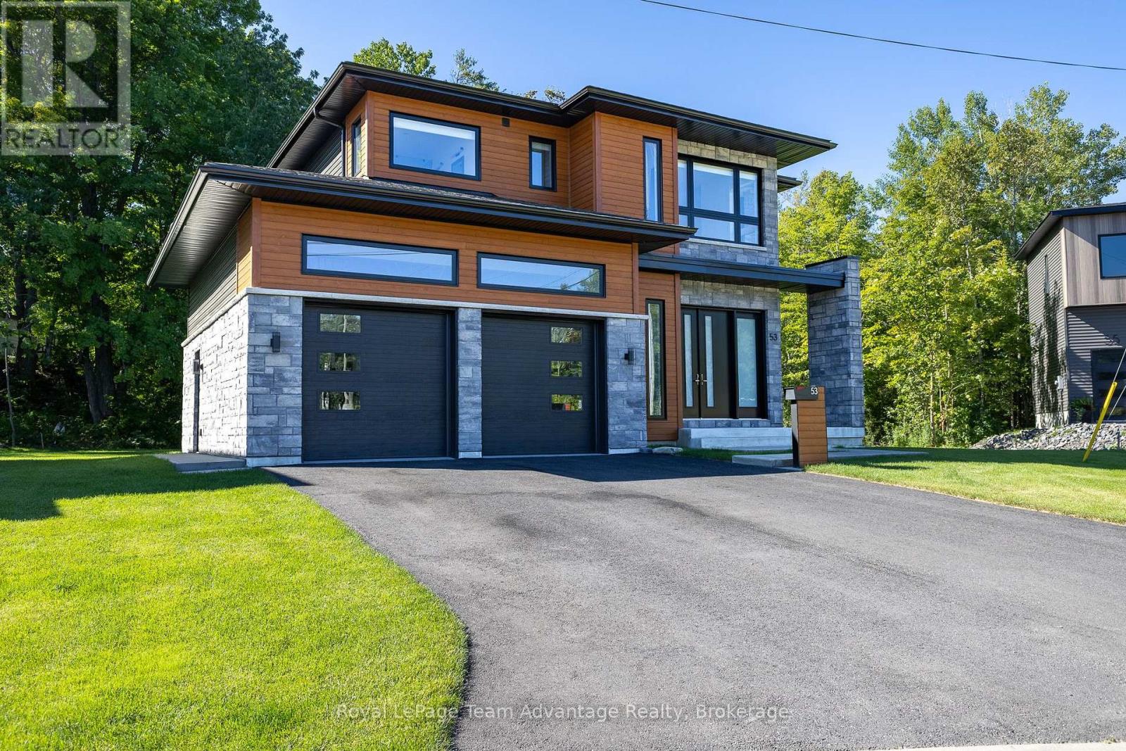 53 Dennis Drive, Parry Sound, Ontario  P2A 0E4 - Photo 2 - X13644624