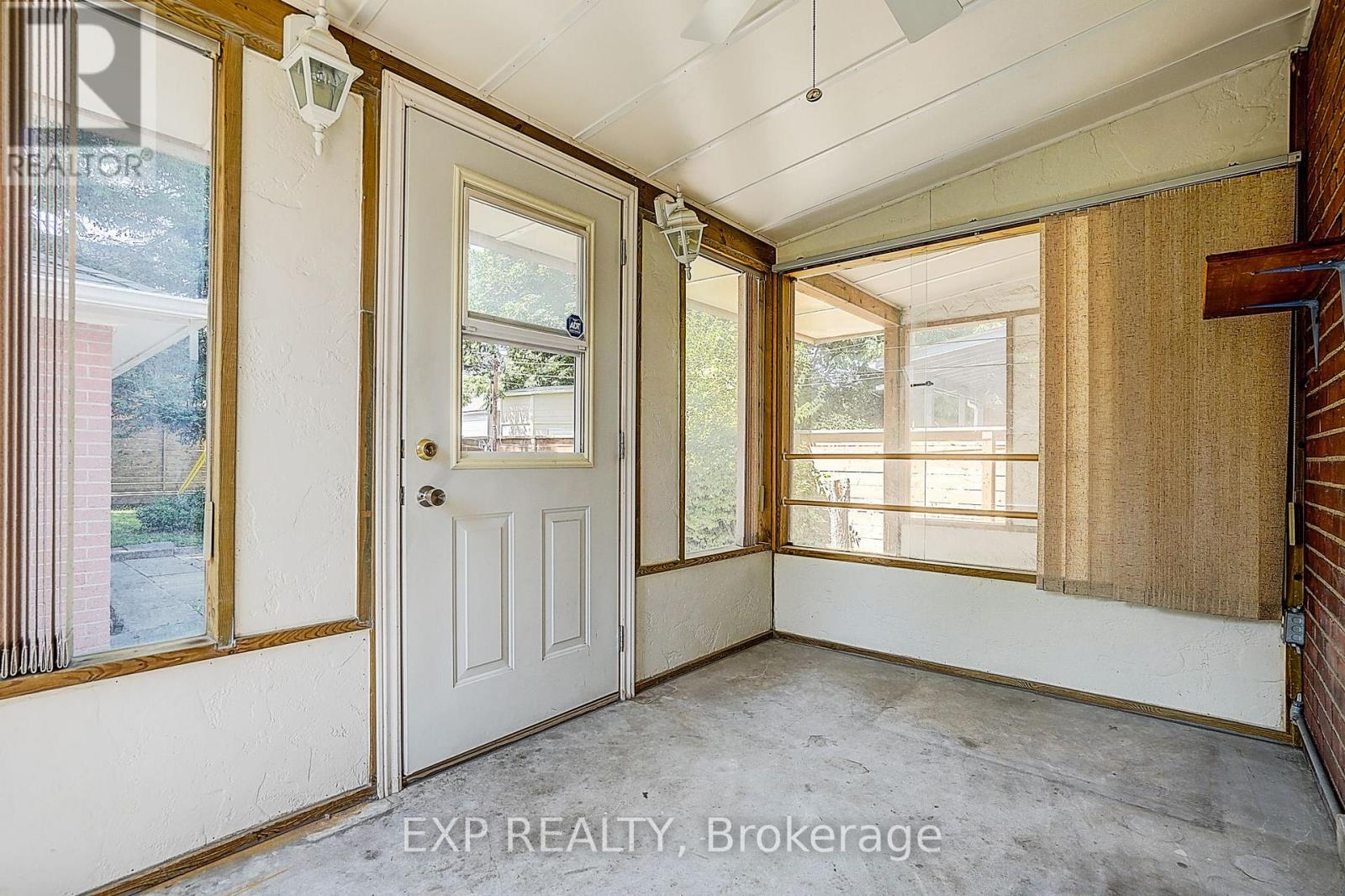 298 Glebemount Avenue, Toronto, Ontario  M4C 3V3 - Photo 14 - E13644288