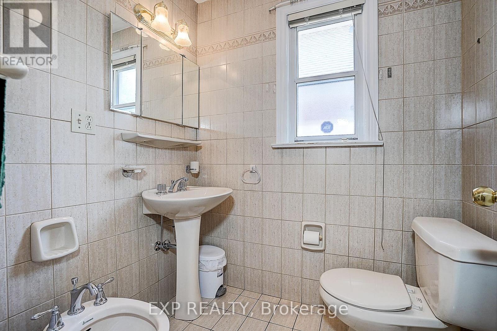298 Glebemount Avenue, Toronto, Ontario  M4C 3V3 - Photo 15 - E13644288