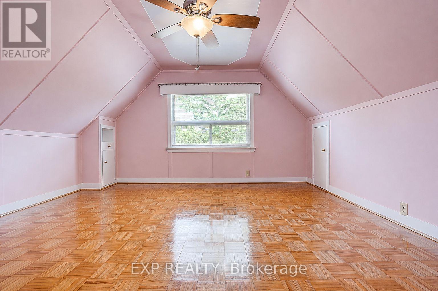 298 Glebemount Avenue, Toronto, Ontario  M4C 3V3 - Photo 17 - E13644288
