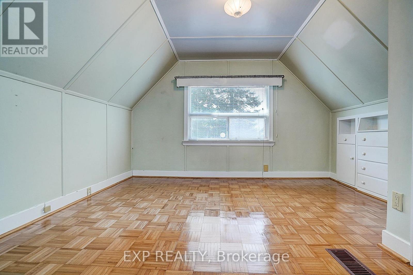 298 Glebemount Avenue, Toronto, Ontario  M4C 3V3 - Photo 19 - E13644288