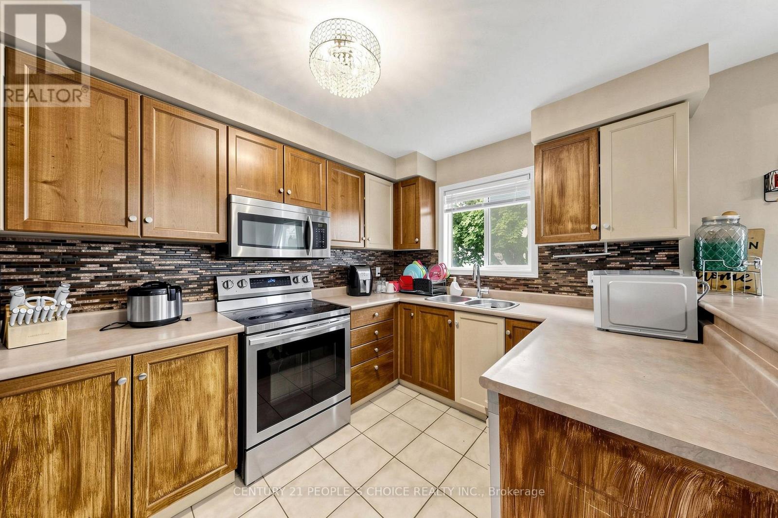 15 - 33 Aspen Park Way, Whitby, Ontario  L1N 9M6 - Photo 9 - E13644330