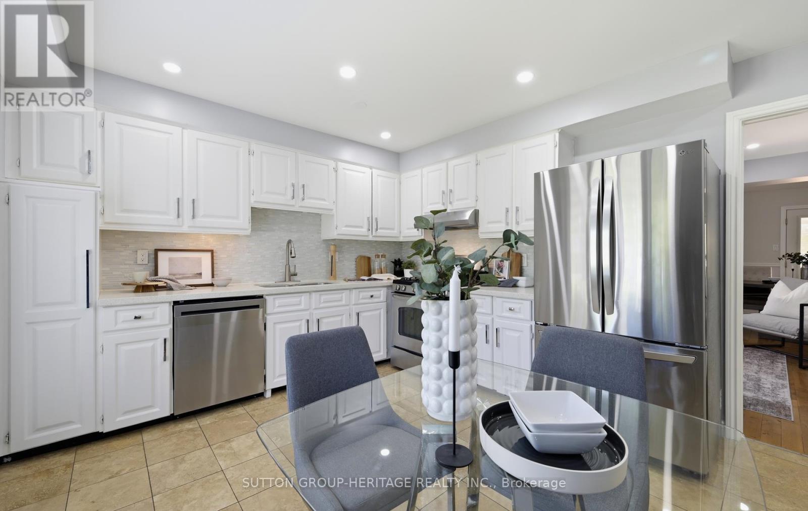 1209 Cherrydown Drive, Oshawa, Ontario  L1H 7T4 - Photo 3 - E13644362