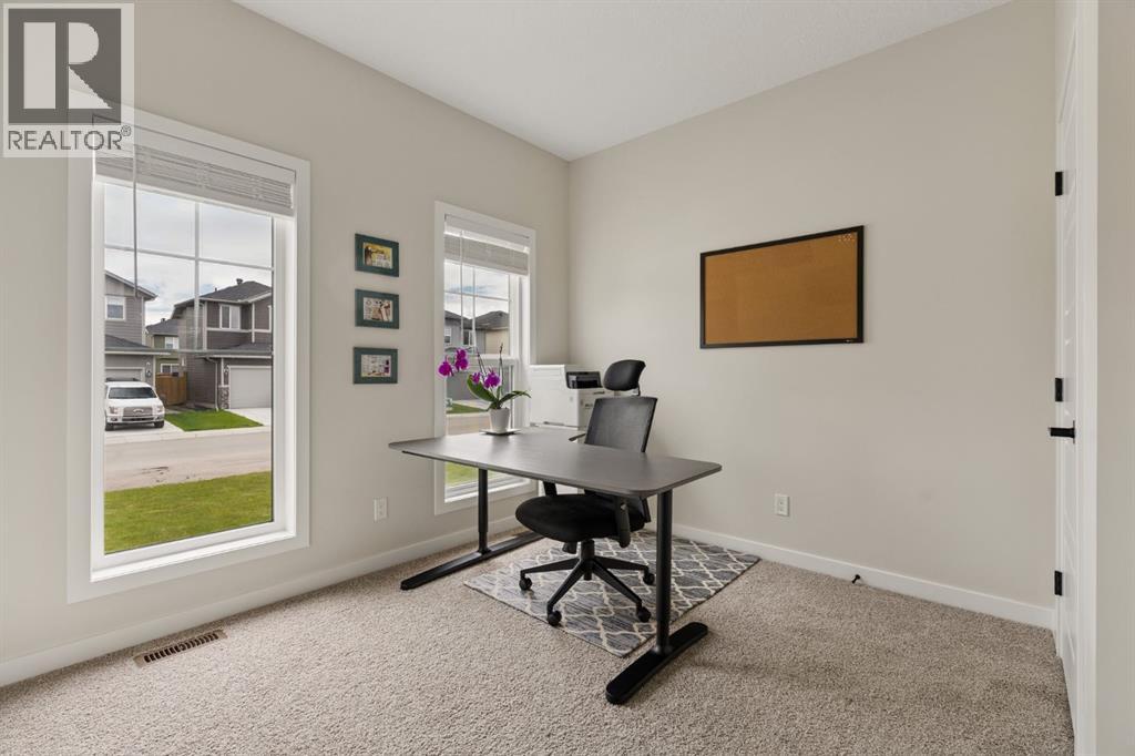808 Mandalay Link, Carstairs, Alberta  T0M 0N0 - Photo 5 - A2323853