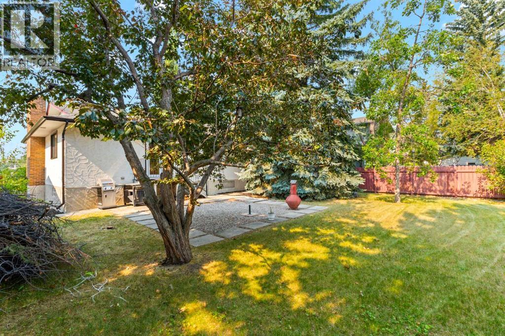 5467 Dalrymple Crescent NW, Calgary, Alberta  T3A 1R4 - Photo 2 - A2333838