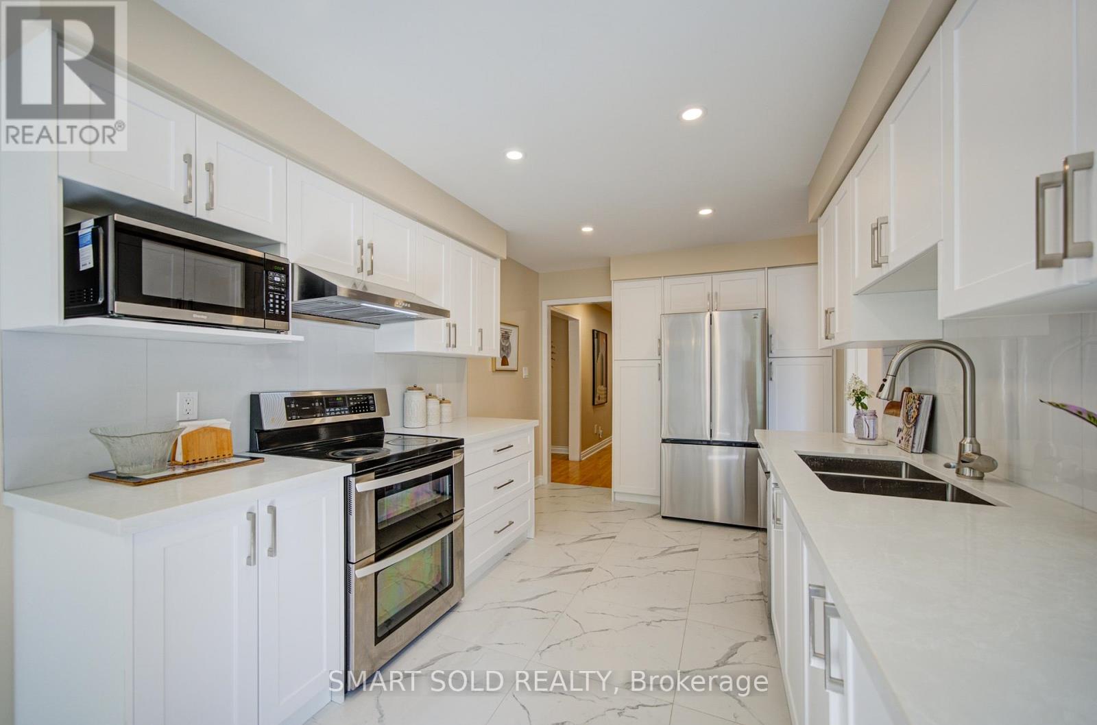 84 O'connor Crescent, Richmond Hill, Ontario  L4C 7N8 - Photo 13 - N13644308