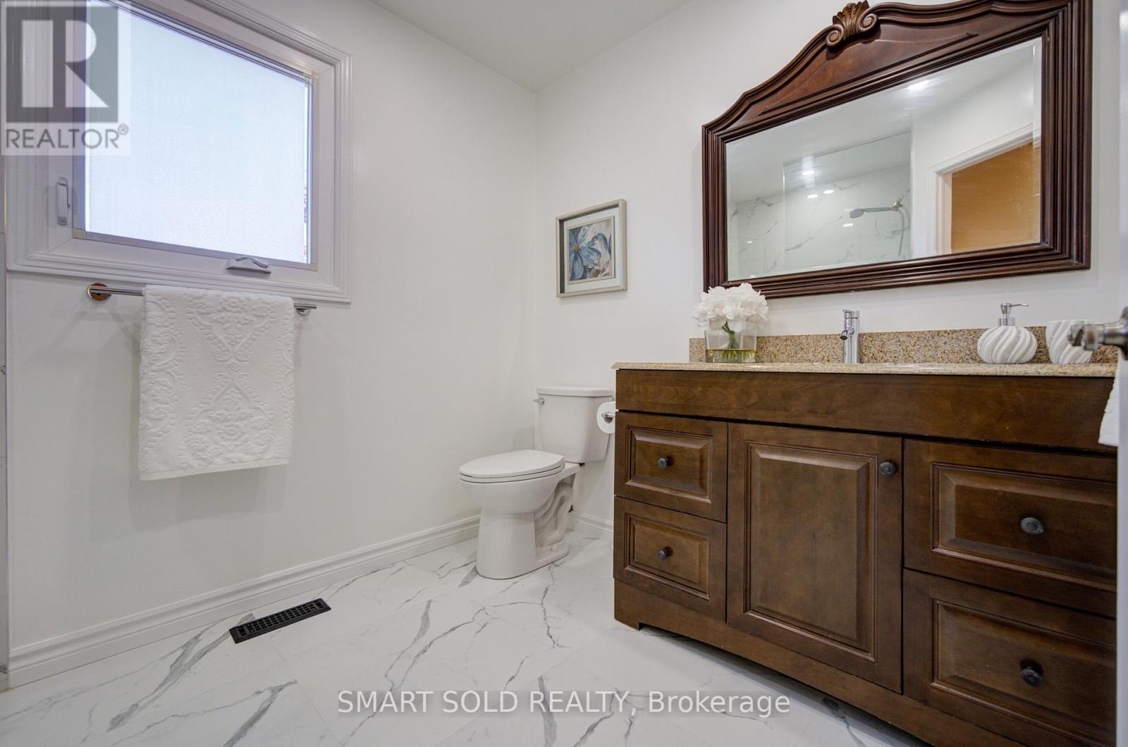 84 O'connor Crescent, Richmond Hill, Ontario  L4C 7N8 - Photo 24 - N13644308