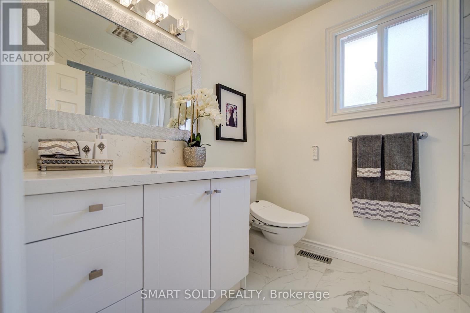 84 O'connor Crescent, Richmond Hill, Ontario  L4C 7N8 - Photo 30 - N13644308