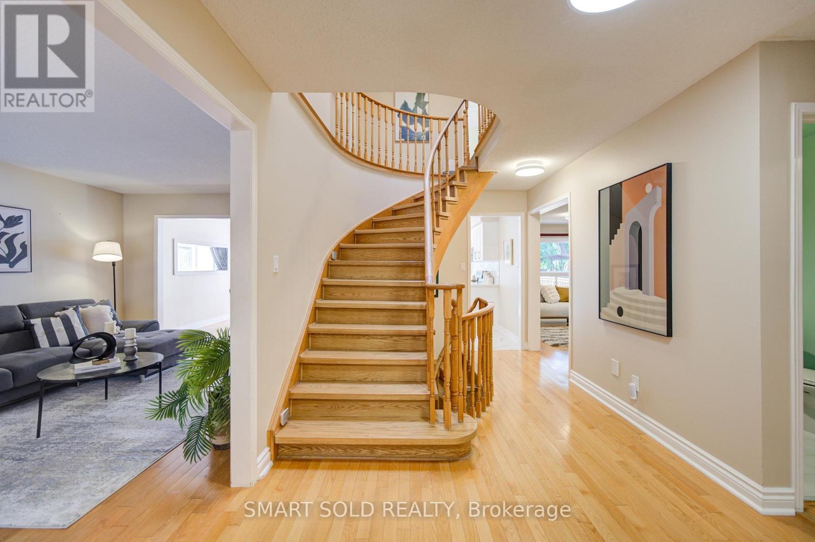 84 O'connor Crescent, Richmond Hill, Ontario  L4C 7N8 - Photo 4 - N13644308