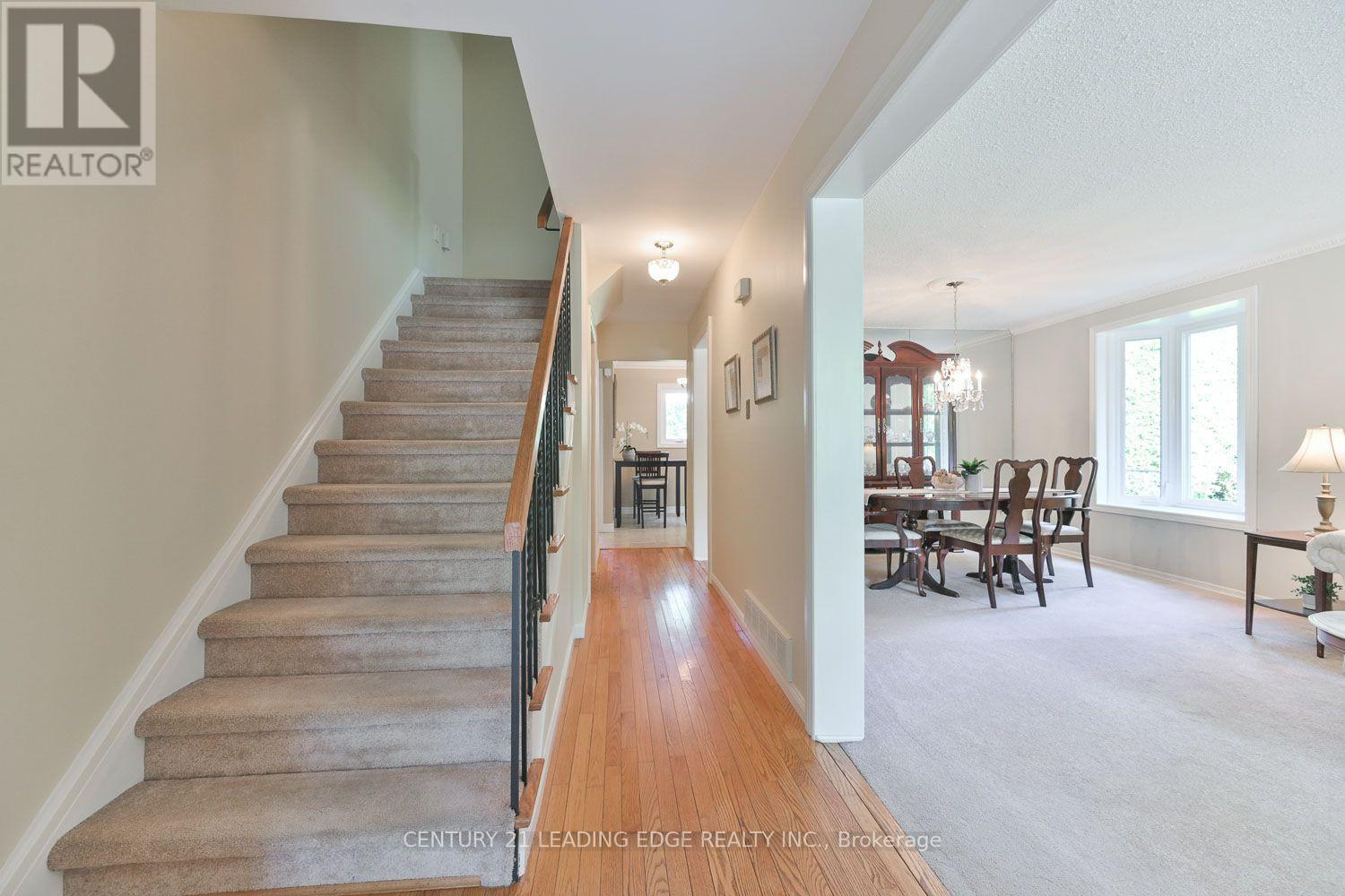 15 Sir Gawaine Place, Markham (Markham Village), Ontario  L3P 3A1 - Photo 5 - N13644354