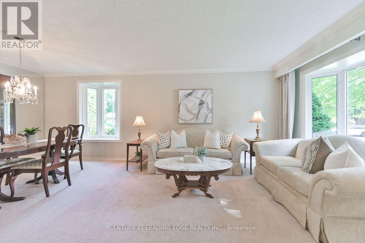 15 Sir Gawaine Place, Markham (Markham Village), Ontario  L3P 3A1 - Photo 6 - N13644354