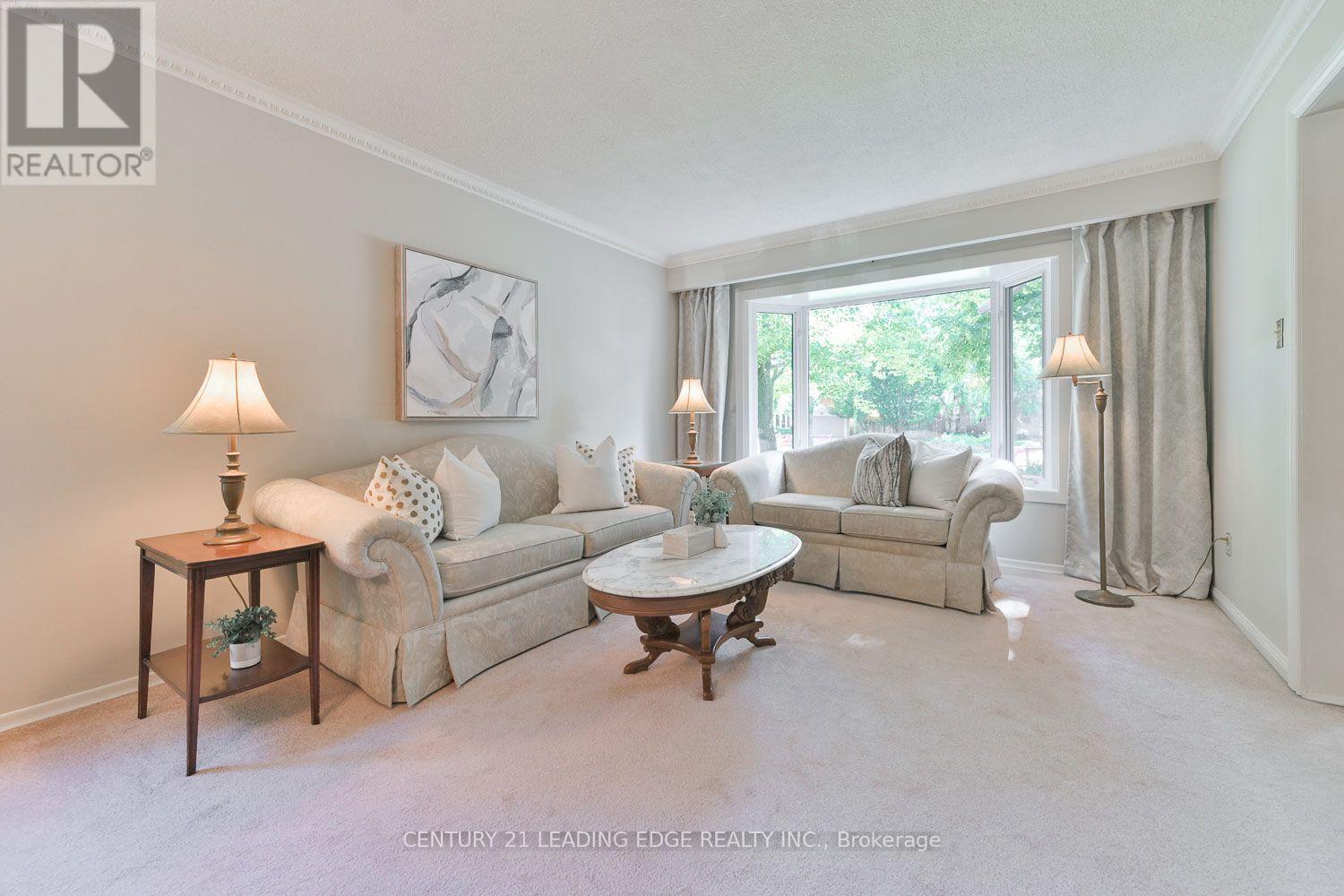 15 Sir Gawaine Place, Markham (Markham Village), Ontario  L3P 3A1 - Photo 7 - N13644354