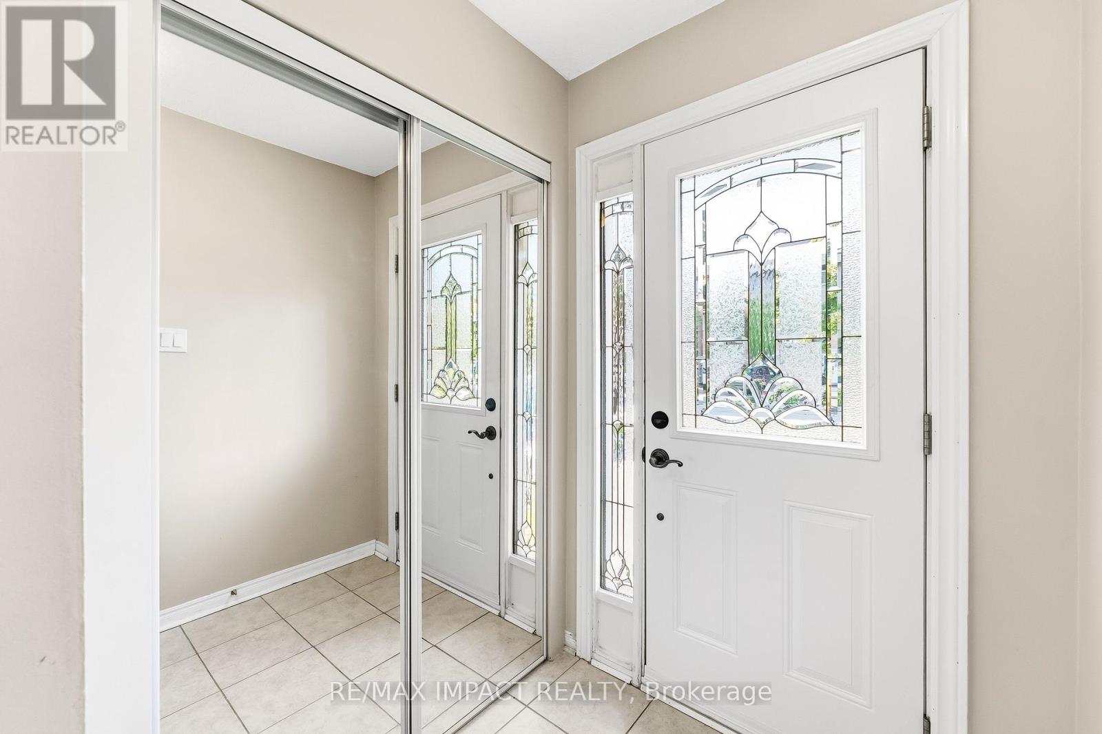 60 Cottonwood Court, Markham, Ontario  L3T 5X1 - Photo 8 - N13644466