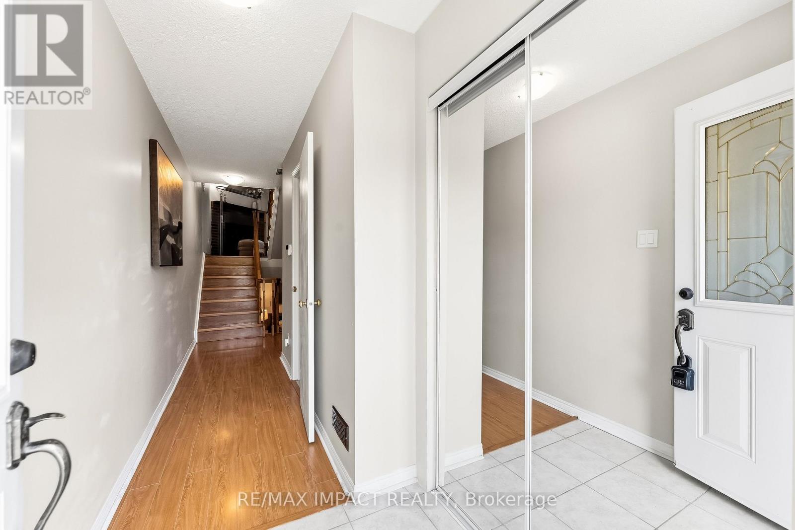 60 Cottonwood Court, Markham, Ontario  L3T 5X1 - Photo 9 - N13644466