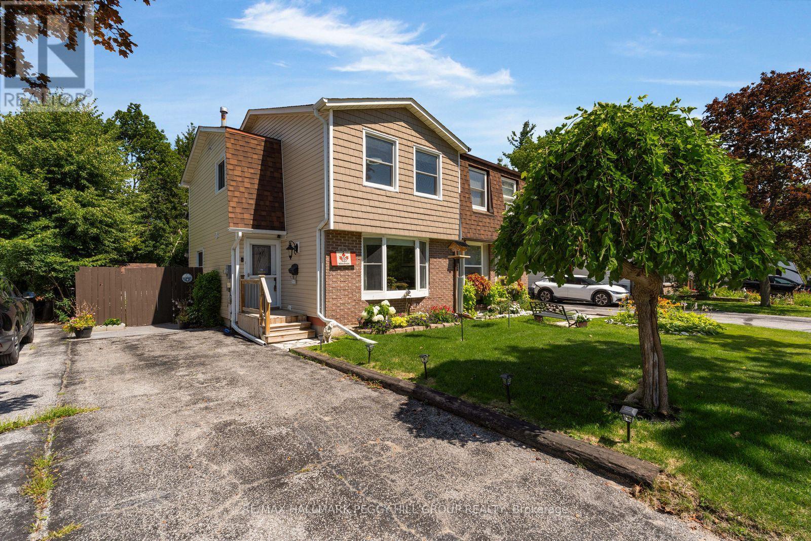 15 Wilde Place, Barrie (Letitia Heights), Ontario  L4N 4W6 - Photo 1 - S13644398