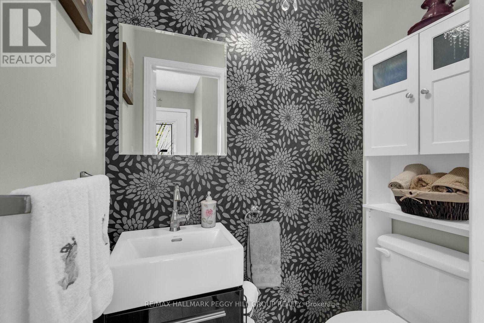 15 Wilde Place, Barrie (Letitia Heights), Ontario  L4N 4W6 - Photo 5 - S13644398