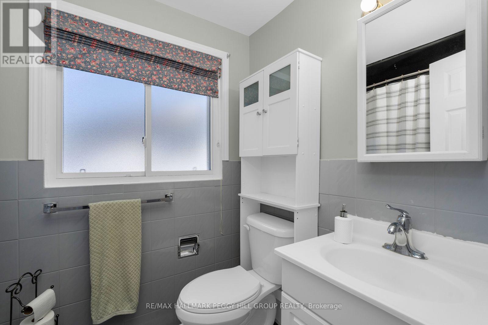 15 Wilde Place, Barrie (Letitia Heights), Ontario  L4N 4W6 - Photo 9 - S13644398
