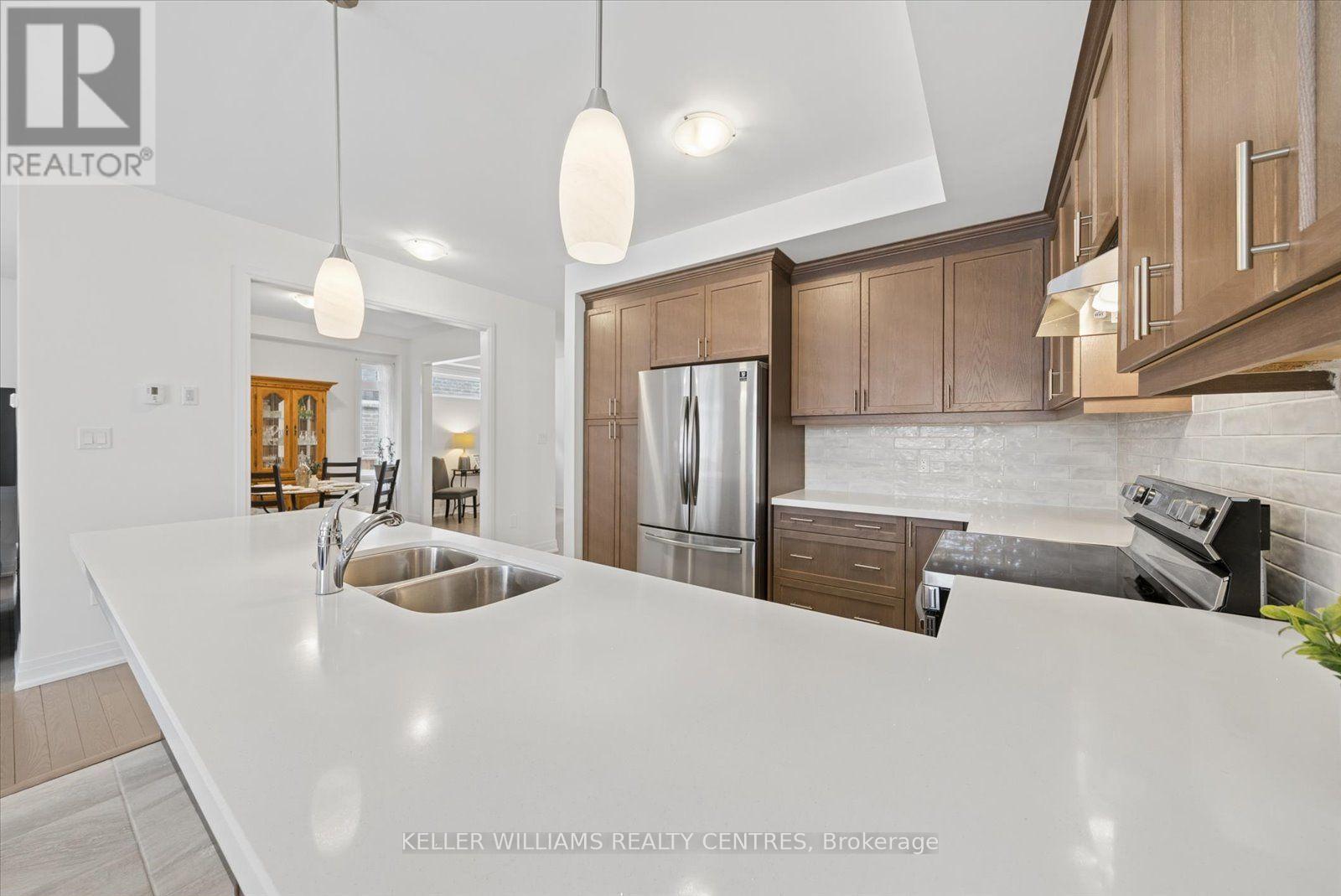 41 Mabern Street, Barrie, Ontario  L9J 0J1 - Photo 10 - S13644472