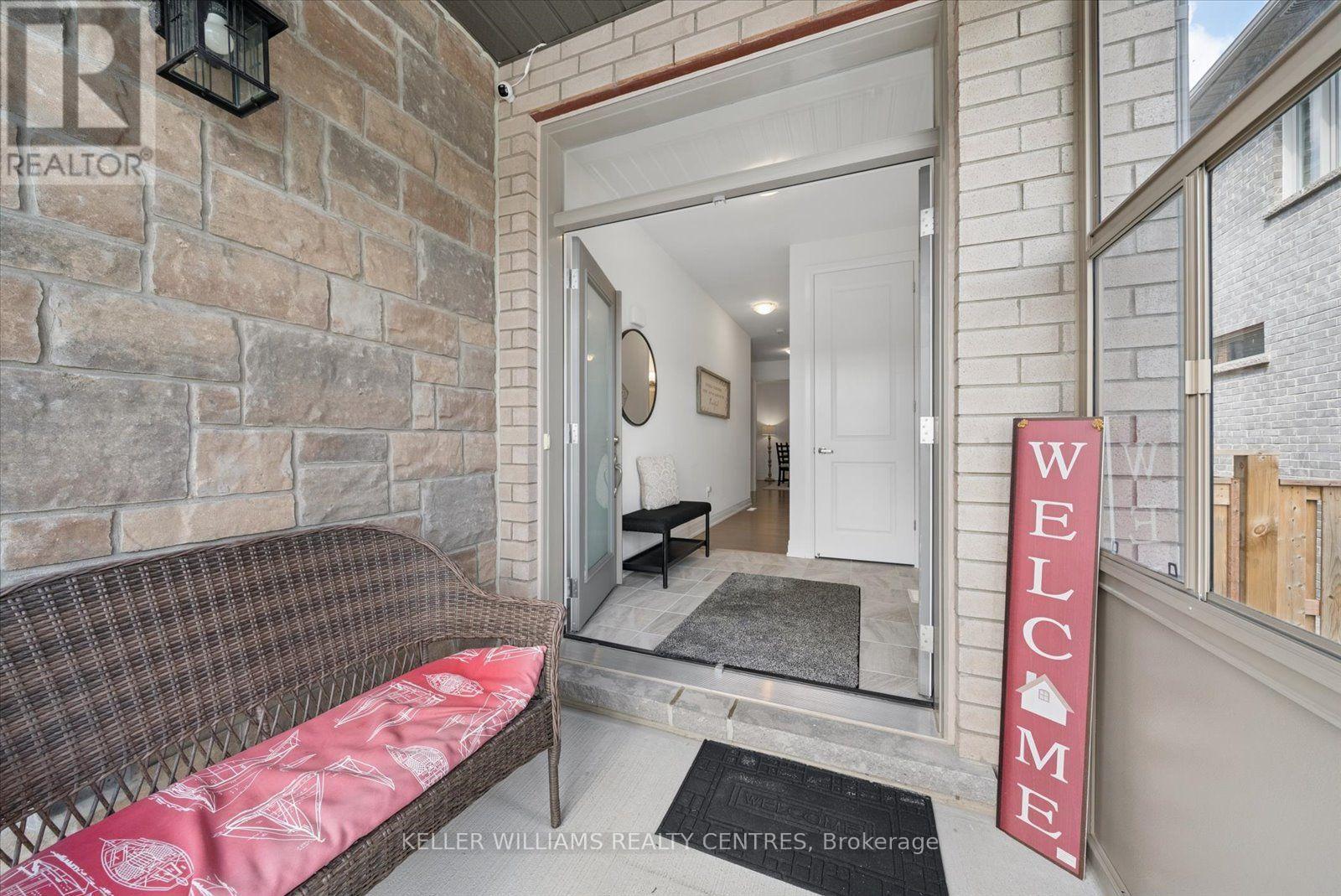 41 Mabern Street, Barrie, Ontario  L9J 0J1 - Photo 4 - S13644472