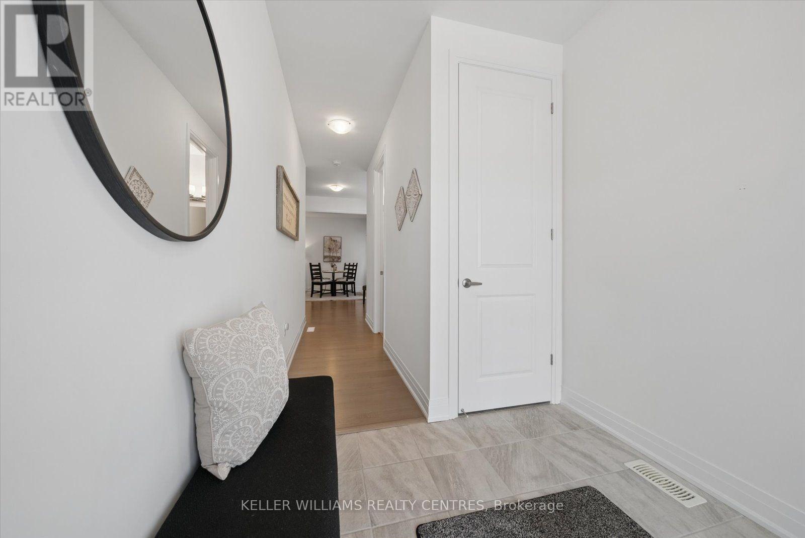 41 Mabern Street, Barrie, Ontario  L9J 0J1 - Photo 5 - S13644472