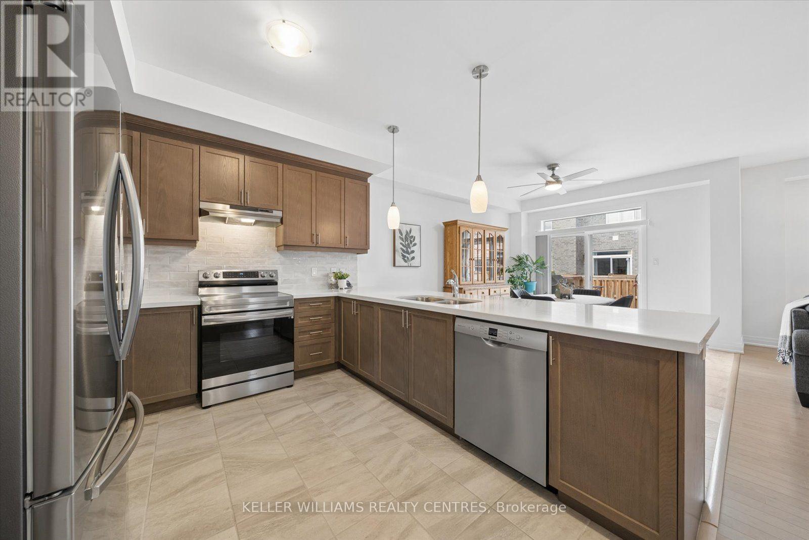 41 Mabern Street, Barrie, Ontario  L9J 0J1 - Photo 8 - S13644472