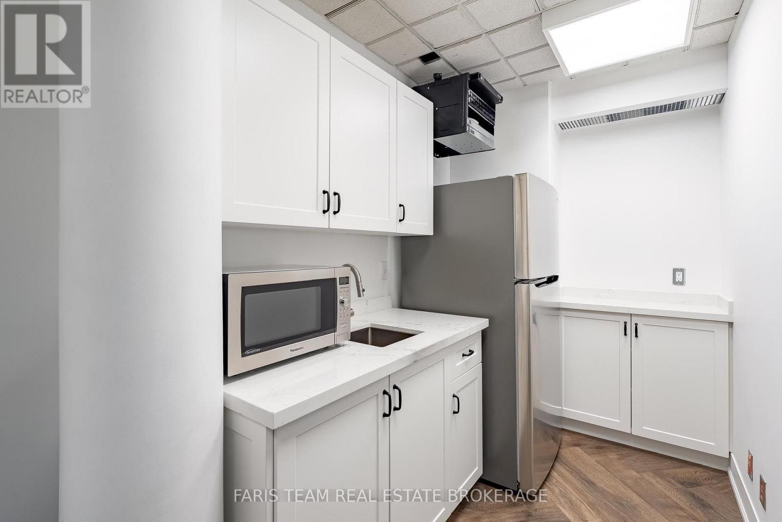 74 Mississaga Street E, Orillia, Ontario L3V 1V5 - Photo 32 - S13644496