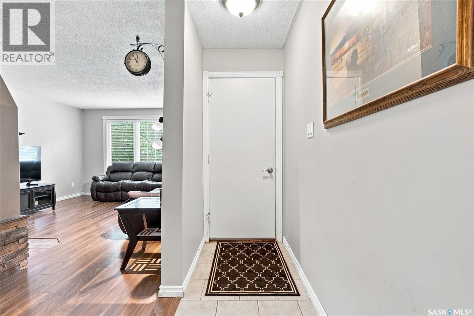 3008 Eastview, Saskatoon, Saskatchewan  S7J 3J2 - Photo 4 - SK044614