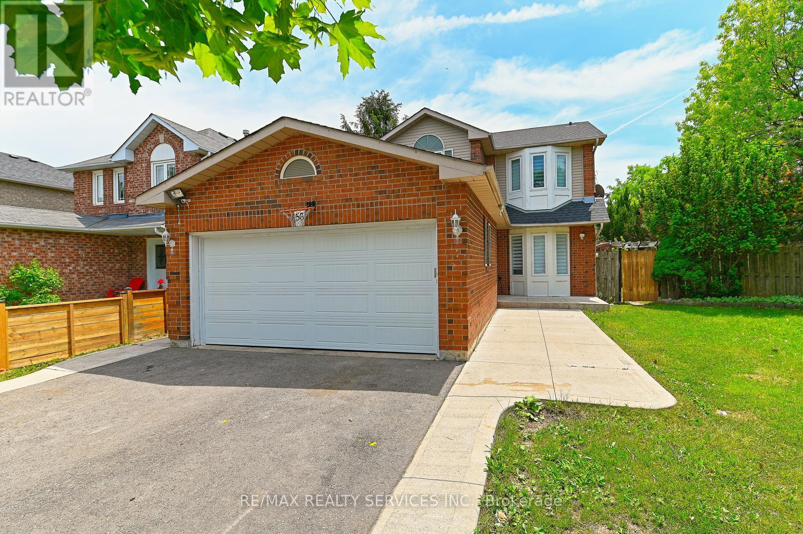 56 MULLIS CRESCENT, Brampton, Ontario
