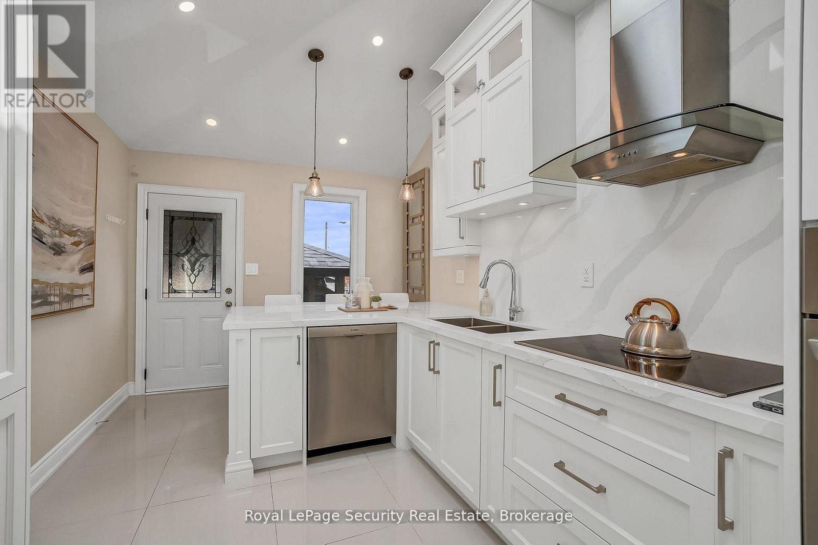 67 Northland Avenue, Toronto, Ontario  M6N 2C9 - Photo 16 - W13644326