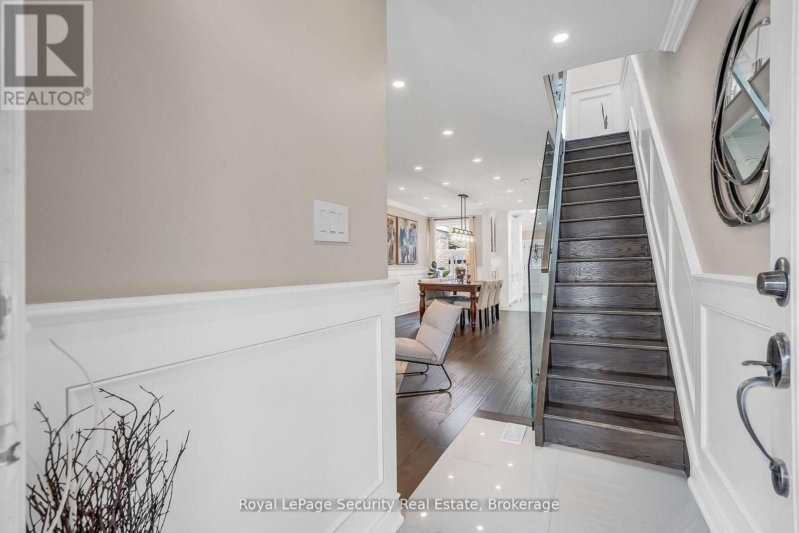 67 Northland Avenue, Toronto, Ontario  M6N 2C9 - Photo 6 - W13644326