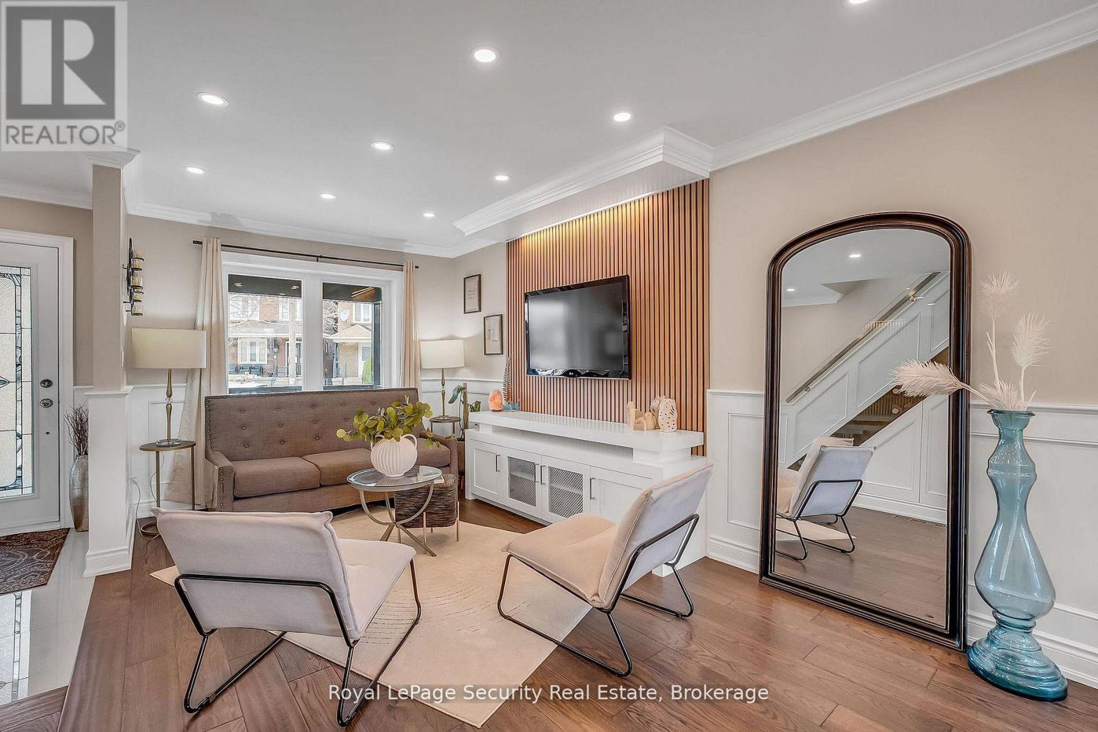 67 Northland Avenue, Toronto, Ontario  M6N 2C9 - Photo 7 - W13644326