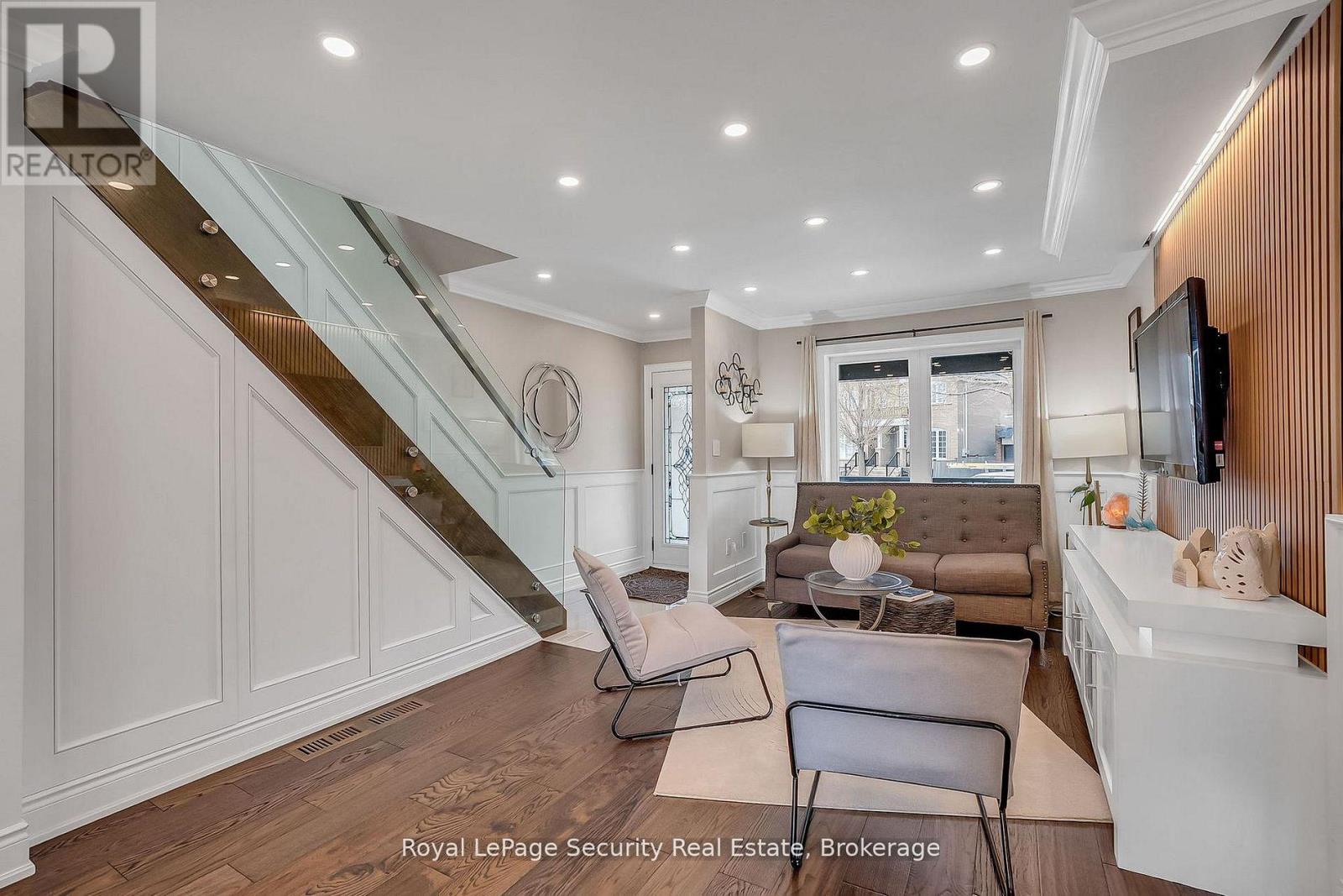 67 Northland Avenue, Toronto, Ontario  M6N 2C9 - Photo 8 - W13644326