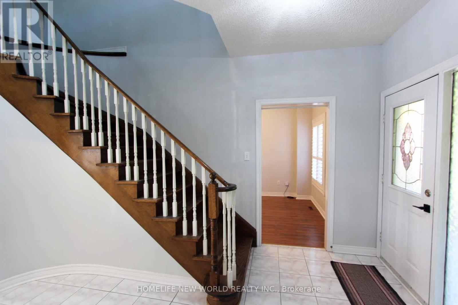834 Surin Court, Newmarket, Ontario L3Y 8R4 - Photo 5 - N13643706