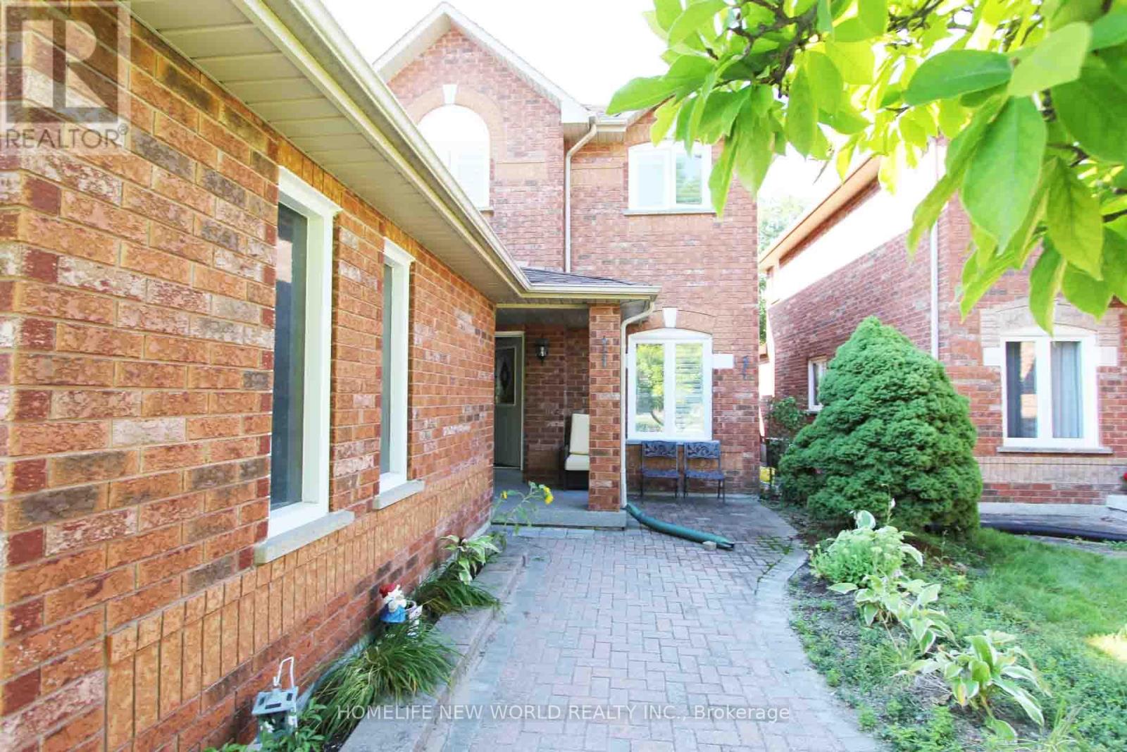 834 Surin Court, Newmarket, Ontario L3Y 8R4 - Photo 2 - N13643706