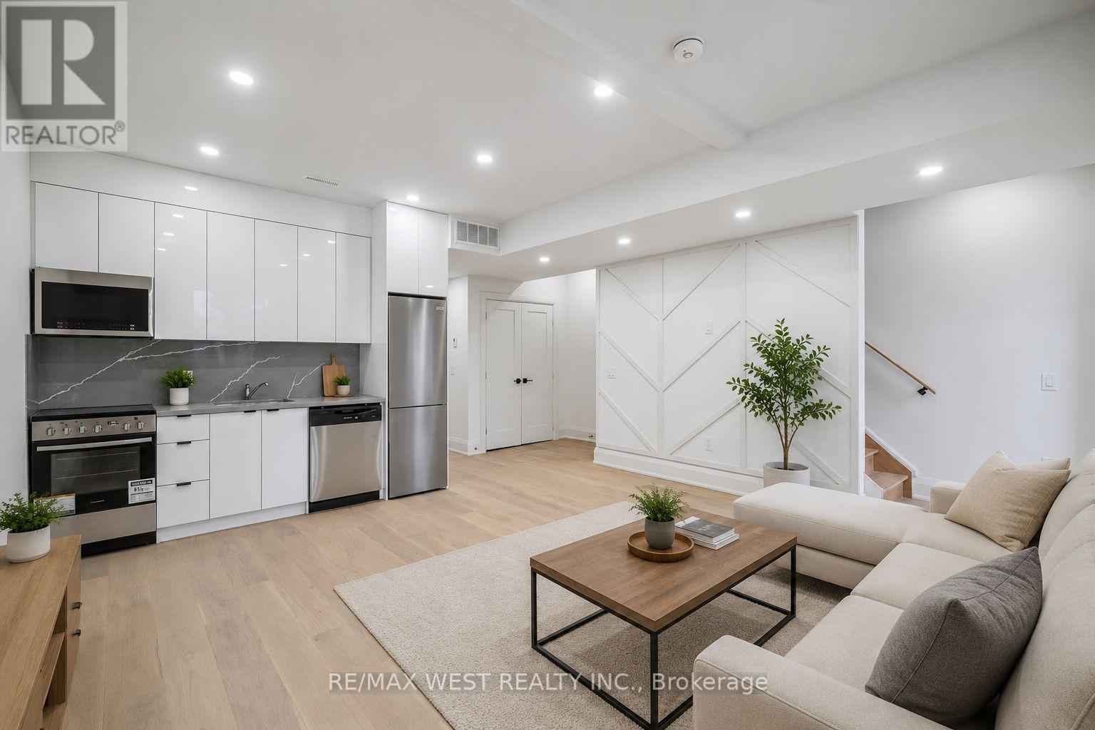 5 - 202 Perth Avenue, Toronto, Ontario M6P 3X8 - Photo 2 - W13642580