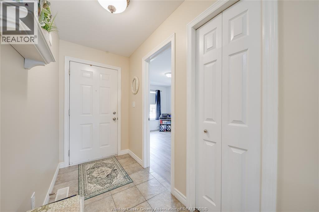 1971 Luxury Avenue, Windsor, Ontario  N8P 1W9 - Photo 4 - 26018600