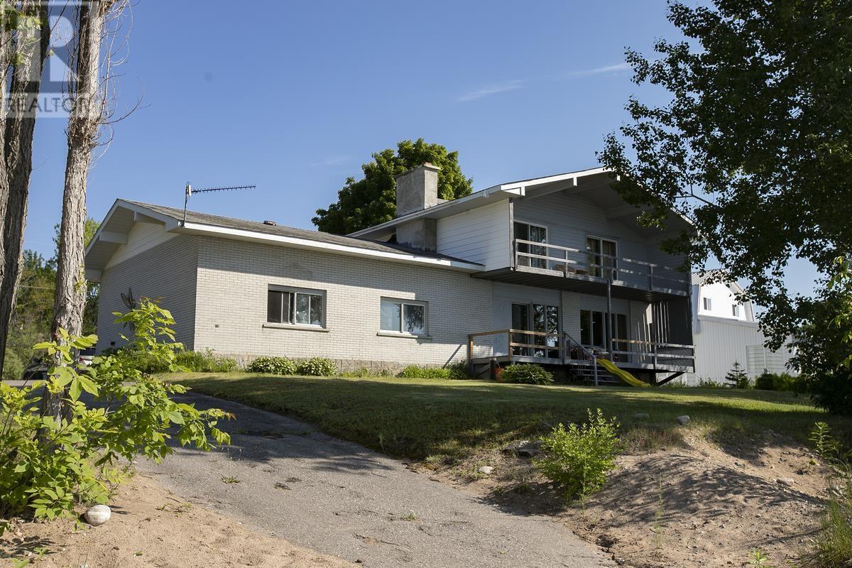 463 Highway 563, Batchawana Bay, Ontario  P0S 1A0 - Photo 2 - SM262065